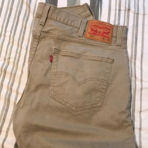Khaki Levi’s